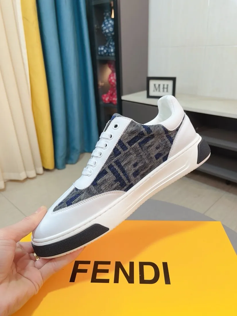Men's Men's Shoes💰420🌹🌹[fendi] Fendi's classic and comfortable men's, this complex sneaker is made of soft calfskin➕genuine leather lining➕original ultra-light rubber material with rough outsole. This unique and light style is suitable for the casual and refined sensibility of this season. It is comfortable and natural on the feet. It is an everyday style for casual travel in autumn and winter! 38/44